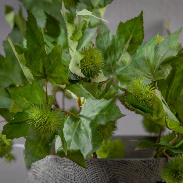 Gałązka liści z kulkami_ALURO